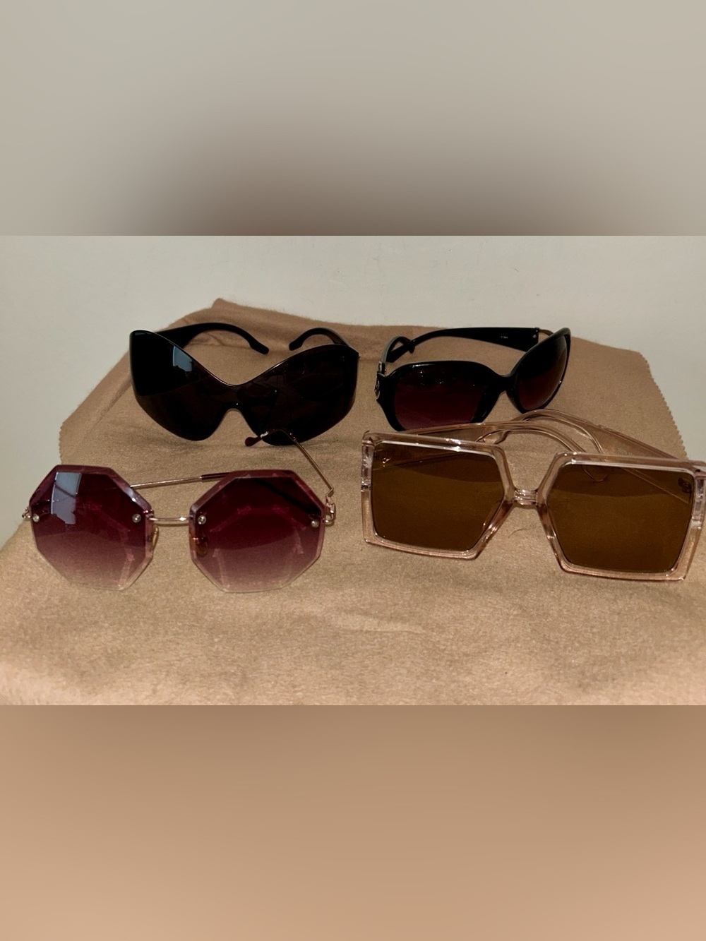 Women’s Lot of 4 Vintage Y2K Sunglasses. No branding. Just cool!